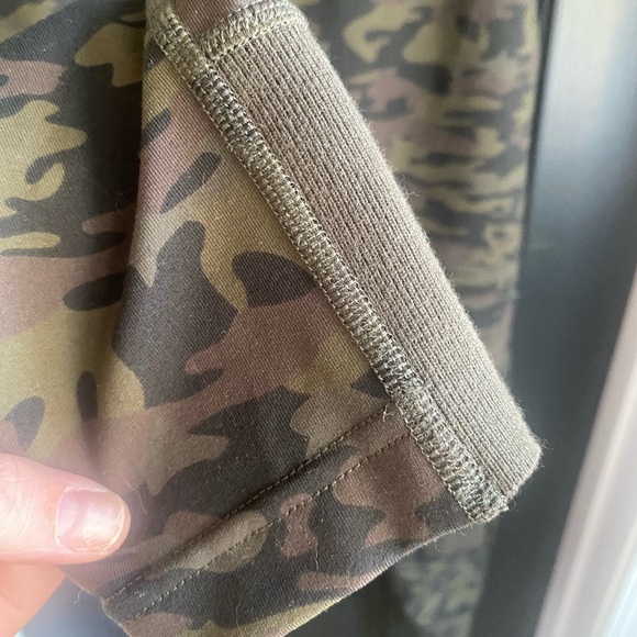 Alphalete camo army green joggers pants women’s size small - Picture 6 of 8
